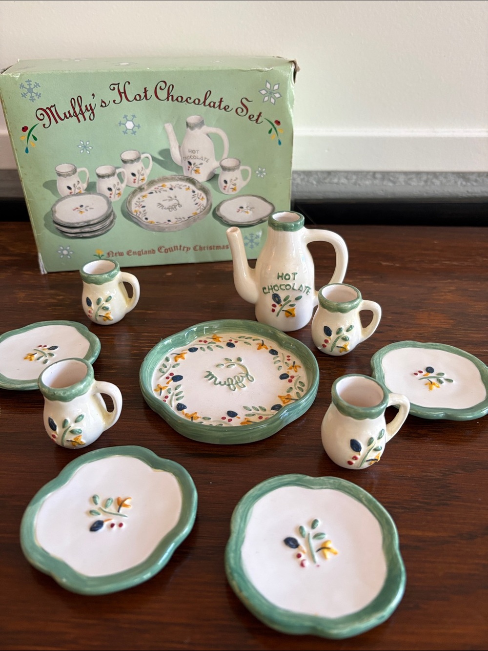 MUFFY VANDERBEAR New England Country Christmas- Muffy’s Hot Chocolate Set